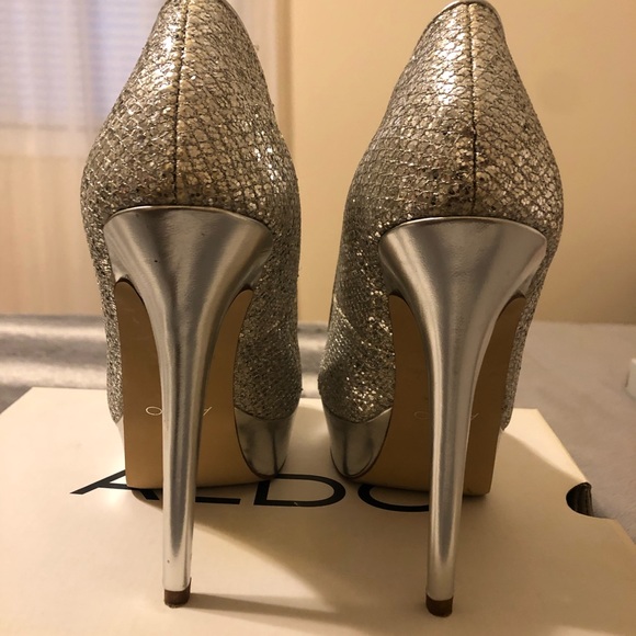 5 inches Silver Heels - Picture 2 of 3